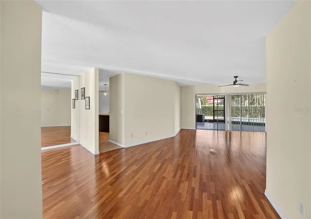 Photo 4 of Single family home for sale at 2004 N Golfview Dr, Plant City, FL 33566 | MLS# TB8407365 | Listing updated on 2026-10-08