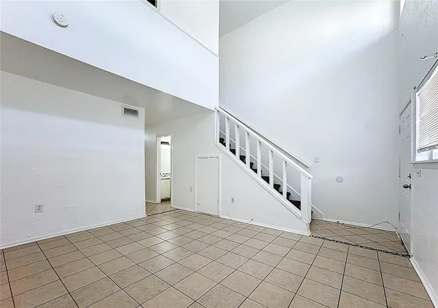 Listing Photo 5 - Condo for sale in building located at 3944 Crayrich Cir, ORLANDO, FL 32839 - Unit #A-4