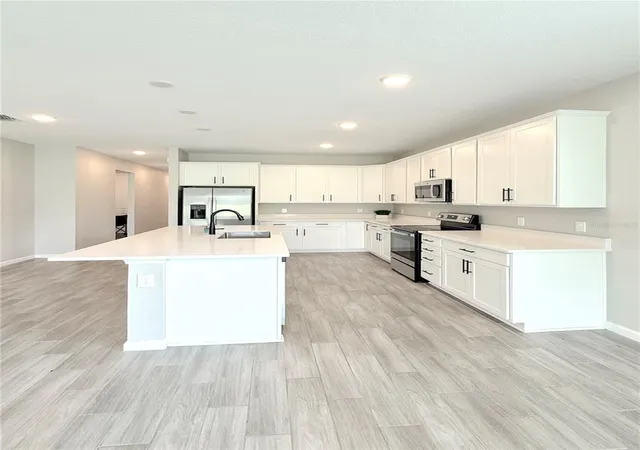 Photo 3 of Single family home for sale at 10157 Spring Lake Dr, Clermont, FL 34711 | MLS# O6333256 | Listing updated on 2026-10-08