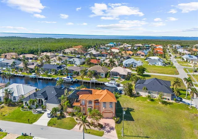 Photo 1 of Single family home for sale at 3805 Saba Ct, Punta Gorda, FL 33950 | MLS# D6143636 | Listing updated on 2026-10-06