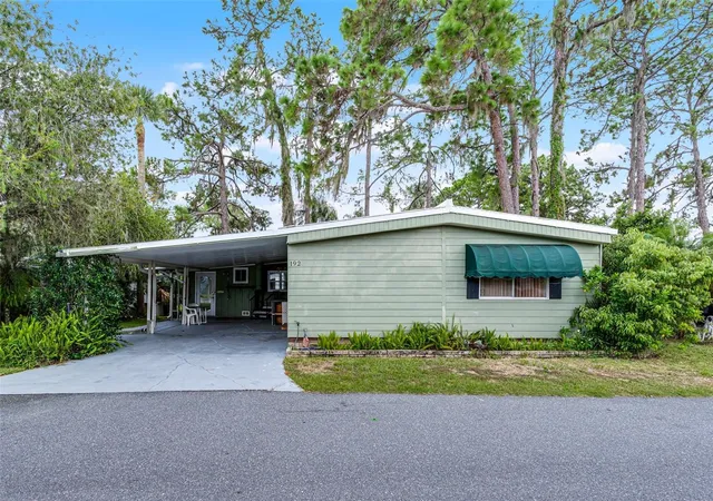 Photo 2 of Manufactured home for sale at 192 Palm Meadows Dr, Eustis, FL 32726 | MLS# O6341551 | Listing updated on 2026-10-05