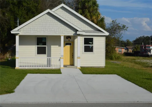 Photo 3 of Single family home for sale at 2221 Sipes Ave, Sanford, FL 32771 | MLS# O6343203 | Listing updated on 2026-09-29