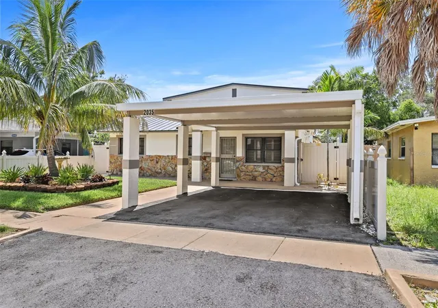 Photo 4 of Single family home for sale at 2035 28th Street S, St Petersburg, FL 33712 | MLS# TB8426672 | Listing updated on 2026-09-15
