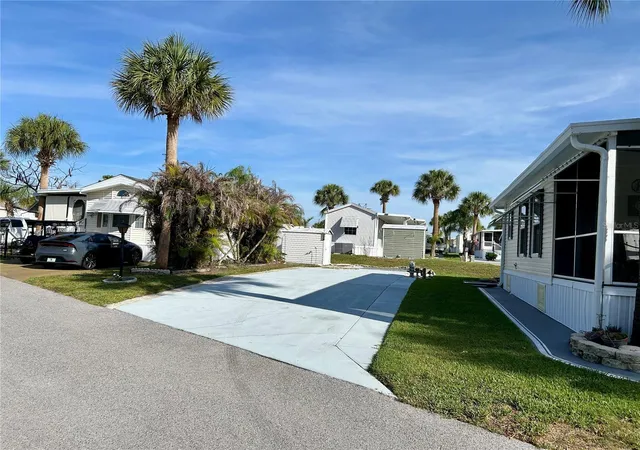 Land for sale at 1112 Feather Ln, Bowling Green, FL 33834 | MLS# L4955908 | Listing updated on 2026-09-15