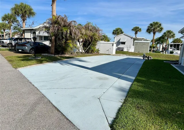 Photo 1 of Land for sale at 1112 Feather Ln, Bowling Green, FL 33834 | MLS# L4955908 | Listing updated on 2026-09-15
