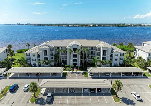 Condo for sale at 1010 Tidewater Shrs Loop #304, BRADENTON, FL 34208 | MLS# A4665351