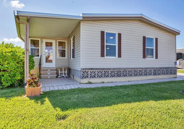 Photo 2 of Manufactured home for sale at 4515 13th Street E, Ellenton, FL 34222 | MLS# A4665787 | Listing updated on 2026-09-13