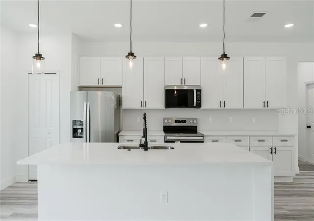 Photo 2 of Single family home for sale at 16204 Sw 27th Terrace Rd, Ocala, FL 34473 | MLS# O6347080 | Listing updated on 2026-10-15