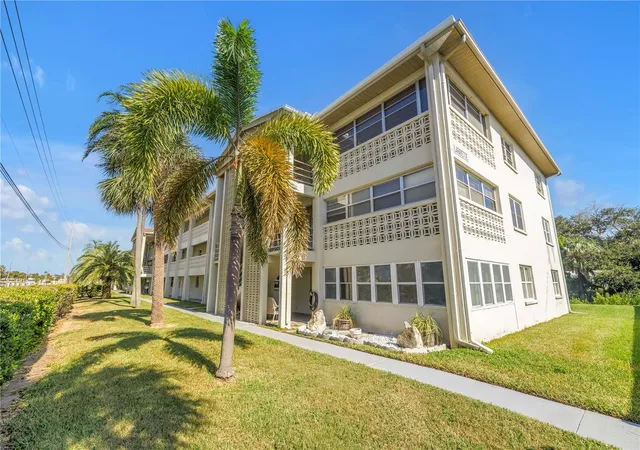 Photo 2 of Condo for sale at 4455 Duhme Rd #109, Saint Petersburg, FL 33708 | MLS# TB8431468 | Listing updated on 2026-10-17