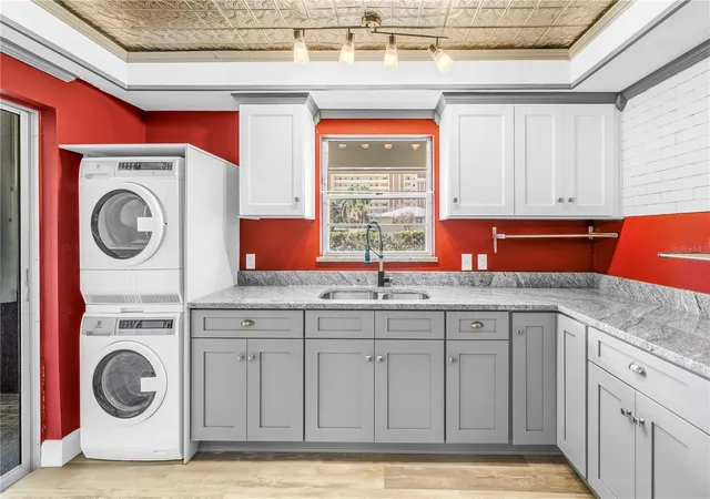 Photo 4 of Condo for sale at 4455 Duhme Rd #109, Saint Petersburg, FL 33708 | MLS# TB8431468 | Listing updated on 2026-10-17