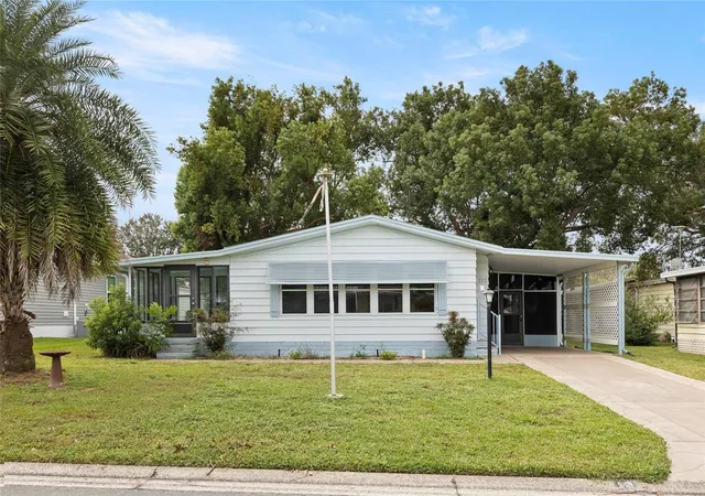 Photo 3 of Manufactured home for sale at 712 Jason Dr, Lady Lake, FL 32159 | MLS# G5102567 | Listing updated on 2026-09-22