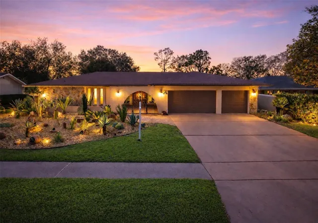 Photo 1 of Single family home for sale at 2721 Northridge Dr E, Clearwater, FL 33761 | MLS# TB8436976 | Listing updated on 2026-10-08