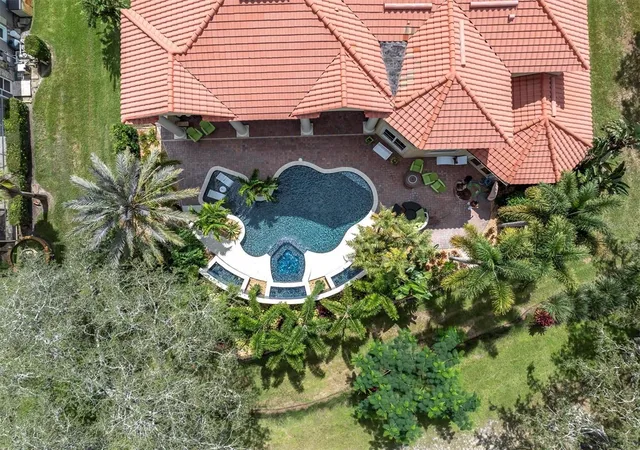 Photo 2 of Mansion for sale at 2861 Roehampton Close, Tarpon Springs, FL 34688 | MLS# W7879852 | Listing updated on 2026-09-15