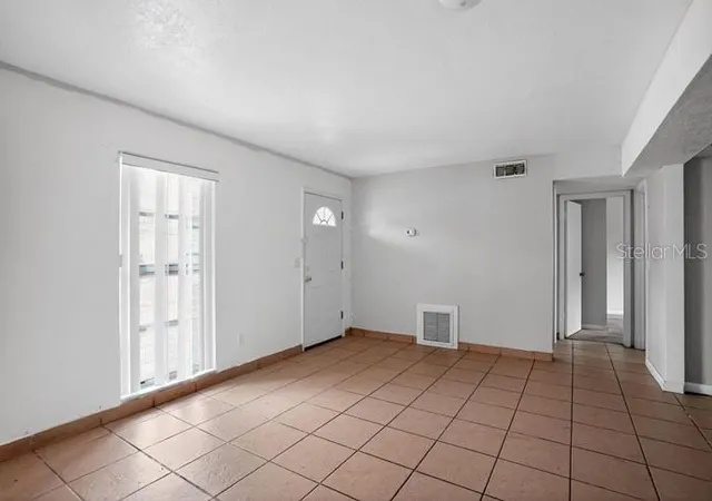 Photo 3 of Single family home for sale at 1668 W Waycross Cir, Deltona, FL 32725 | MLS# O6352125 | Listing updated on 2026-10-01