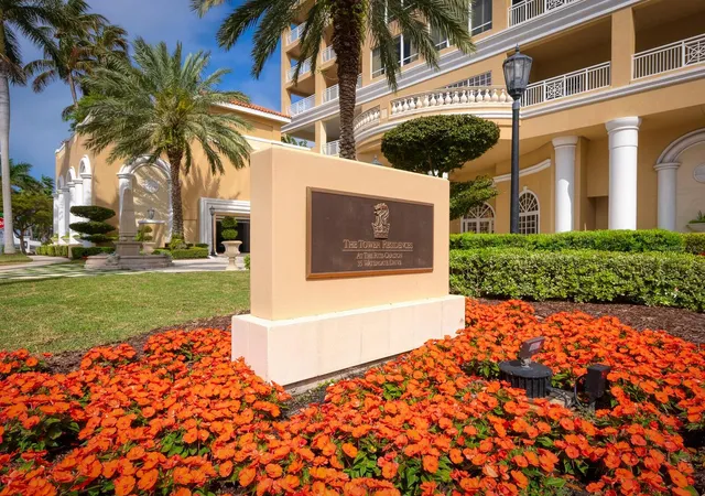 Photo 3 of Condo for sale at 35 Watergate Dr #906, Sarasota, FL 34236 | MLS# A4668452 | Listing updated on 2026-10-02