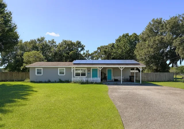 Photo 1 of Single family home for sale at 4017 Berkley Rd, Auburndale, FL 33823 | MLS# TB8438143 | Listing updated on 2026-09-29