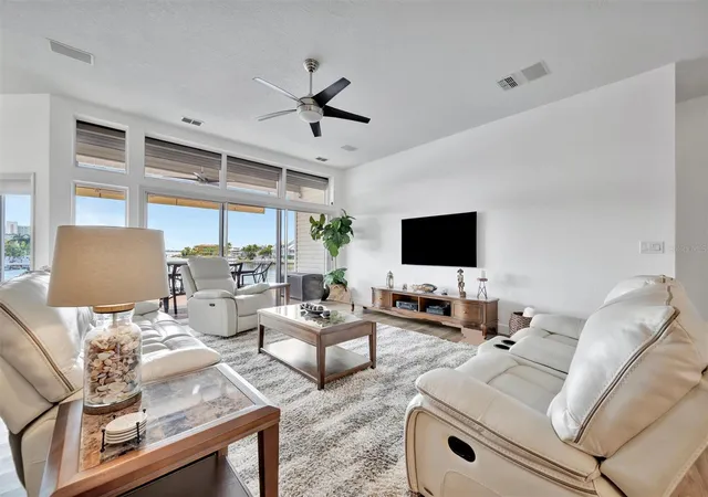 Photo 3 of Single family home for sale at 5918 Skimmer Point Blvd S, Gulfport, FL 33707 | MLS# TB8440089 | Listing updated on 2026-09-15
