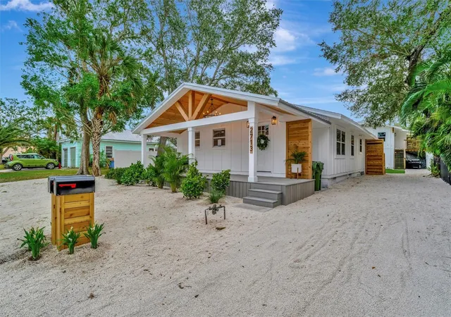 Photo 1 of Single family home for sale at 2713 4th Avenue W, Bradenton, FL 34205 | MLS# A4670122 | Listing updated on 2026-09-15