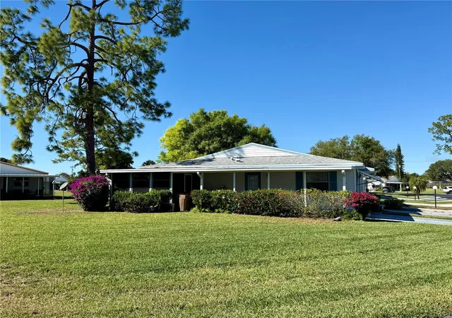 Photo 2 of Single family home for sale at 7 Desert Candle Cir, Lehigh Acres, FL 33936 | MLS# A4670959 | Listing updated on 2026-09-11