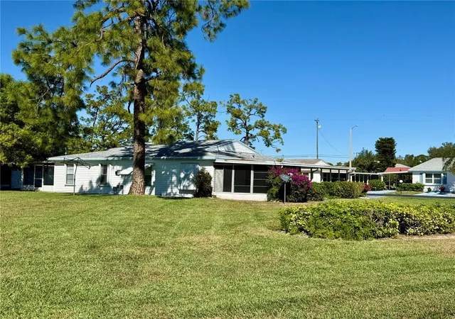 Photo 3 of Single family home for sale at 7 Desert Candle Cir, Lehigh Acres, FL 33936 | MLS# A4670959 | Listing updated on 2026-09-11