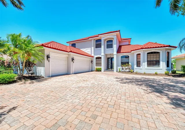 Photo 2 of Single family home for sale at 5684 Eastwind Dr, Sarasota, FL 34233 | MLS# A4671483 | Listing updated on 2026-09-28