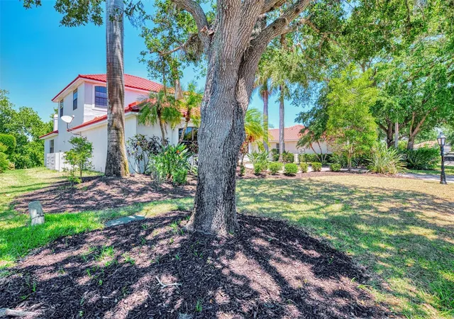 Photo 4 of Single family home for sale at 5684 Eastwind Dr, Sarasota, FL 34233 | MLS# A4671483 | Listing updated on 2026-09-28