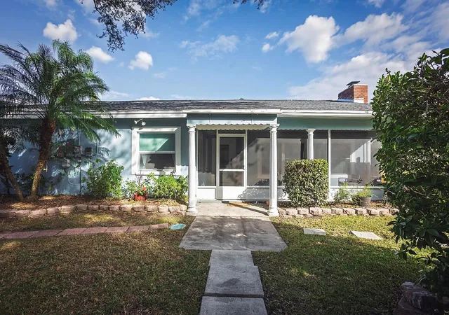 Photo 1 of Single family home for sale at 2614 Fairview Ave, Seffner, FL 33584 | MLS# W7880692 | Listing updated on 2026-09-15