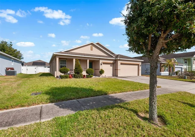 Photo 2 of Single family home for sale at 236 Barrington Dr, Haines City, FL 33844 | MLS# P4937040 | Listing updated on 2026-09-14