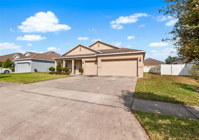 Photo 3 of Single family home for sale at 236 Barrington Dr, Haines City, FL 33844 | MLS# P4937040 | Listing updated on 2026-09-14