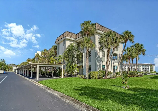 Photo 3 of Condo for sale at 4350 Chatham Dr #Unit E-208, Longboat Key, FL 34228 | MLS# A4672221 | Listing updated on 2026-09-13