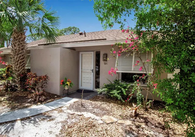 Photo 2 of Single family home for sale at 721 N Jefferson Ave #721, Sarasota, FL 34237 | MLS# A4672260 | Listing updated on 2026-09-18