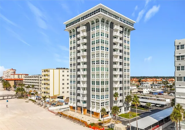 Listing Photo 4 - Condo for sale in building located at 17408 Gulf Blvd, Redington Shores, FL 33708 - Unit #1302