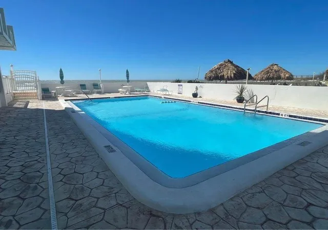 Listing Photo 5 - Condo for sale in building located at 17408 Gulf Blvd, Redington Shores, FL 33708 - Unit #1302