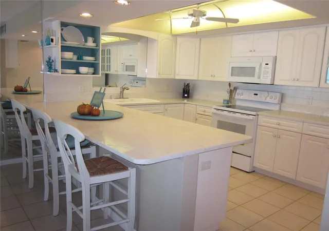 Photo 4 of Condo for sale at 1400 Gulf Blvd #608, Clearwater Beach, FL 33767 | MLS# TB8449840 | Listing updated on 2026-09-24