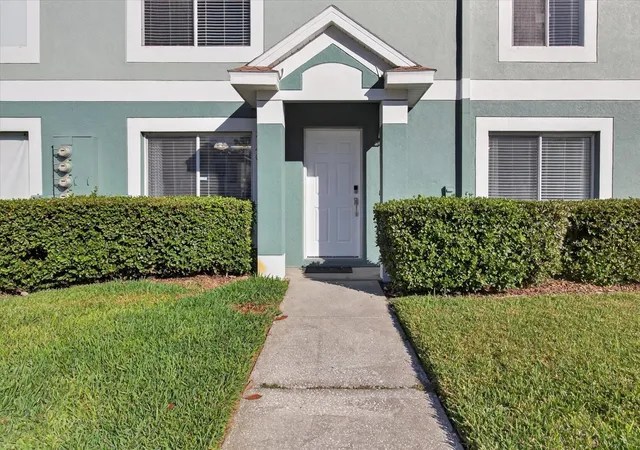 Photo 2 of Townhouse for sale at 2140 Fluorshire Dr, Brandon, FL 33511 | MLS# TB8449845 | Listing updated on 2026-09-30