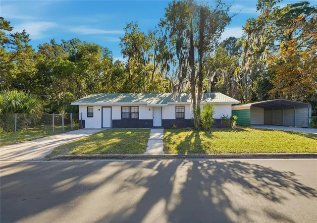 Photo 2 of Single family home for sale at 1915 Bronson St, Palatka, FL 32177 | MLS# OM713883 | Listing updated on 2026-10-22