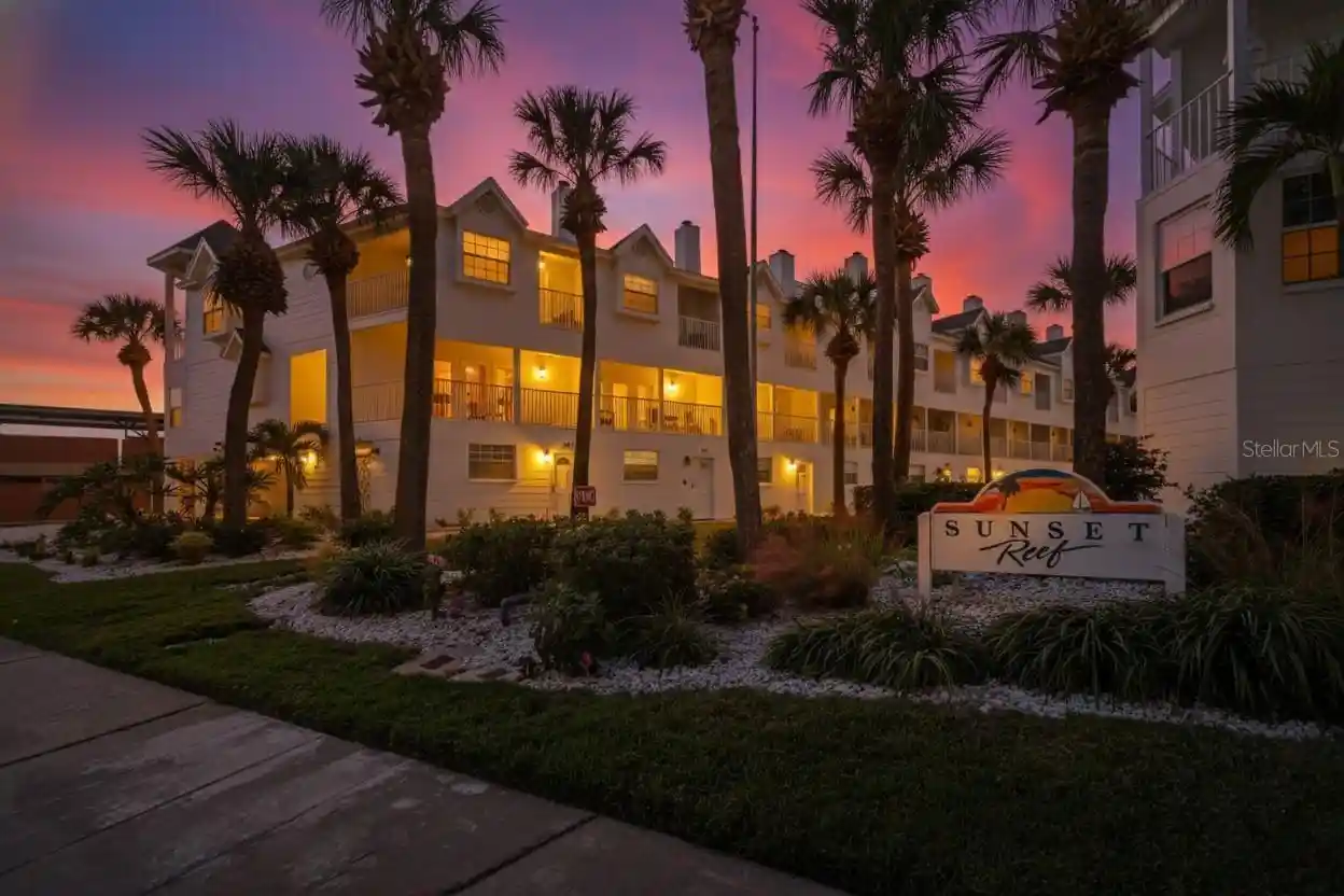 Listing Photo 2 - Condo for sale in 17960 Gulf Blvd located at 17960 Gulf Blvd, REDINGTON SHORES, FL 33708 - Unit #104