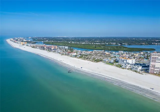 Photo 4 of Townhouse for sale at 17960 Gulf Blvd #104, Redington Shores, FL 33708 | MLS# TB8452427 | Listing updated on 2026-09-10