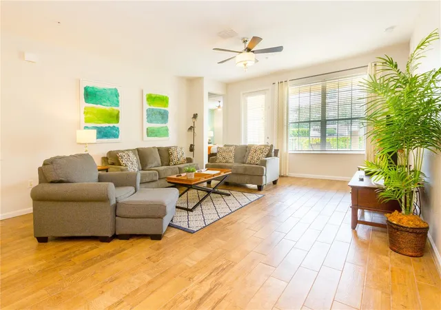 Listing Photo 5 - Condo for sale in building located at 5025 Shoreway Loop, Orlando, FL 32819 - Unit #105