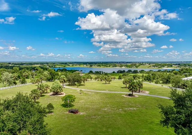 Photo 3 of Single family home for sale at 664 S Lake Starr Blvd, Lake Wales, FL 33898 | MLS# P4937197 | Listing updated on 2026-09-13