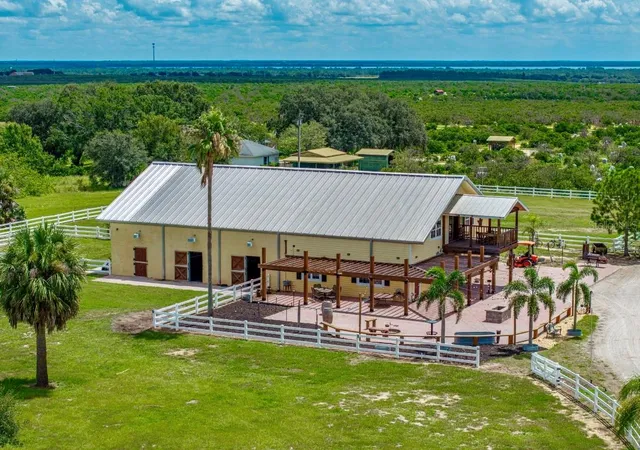 Photo 4 of Single family home for sale at 664 S Lake Starr Blvd, Lake Wales, FL 33898 | MLS# P4937197 | Listing updated on 2026-09-13