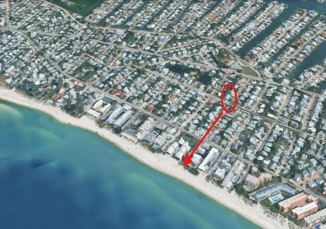 Photo 4 of Single family home for sale at 302 67th Street, Holmes Beach, FL 34217 | MLS# A4674440 | Listing updated on 2026-09-10