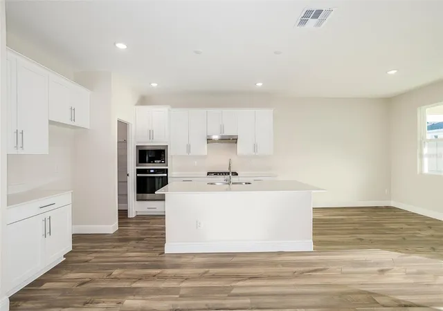 Photo 4 of Single family home for sale at 33489 Hammock Beach Way, Dade City, FL 33525 | MLS# TB8455618 | Listing updated on 2026-09-11