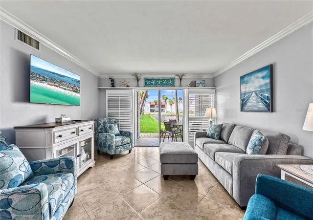 Photo 4 of Condo for sale at 1801 Gulf Dr N #176, Bradenton Beach, FL 34217 | MLS# A4674901 | Listing updated on 2026-09-10