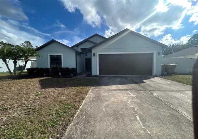 Photo 1 of Single family home for sale at 305 Chelmsford Ct, Kissimmee, FL 34758 | MLS# O6367634 | Listing updated on 2026-10-19