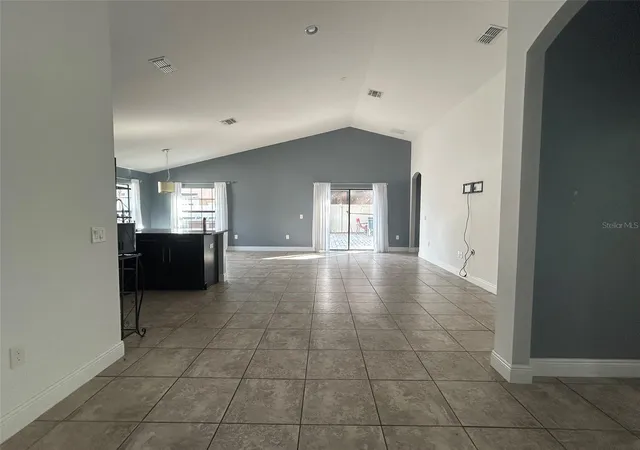 Photo 3 of Single family home for sale at 305 Chelmsford Ct, Kissimmee, FL 34758 | MLS# O6367634 | Listing updated on 2026-10-19