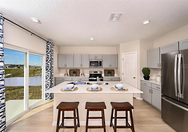 Photo 2 of Single family home for sale at 5019 Oaks River St, DAVENPORT, FL 33837 | MLS# TB8458426 | Listing updated on 2026-10-08