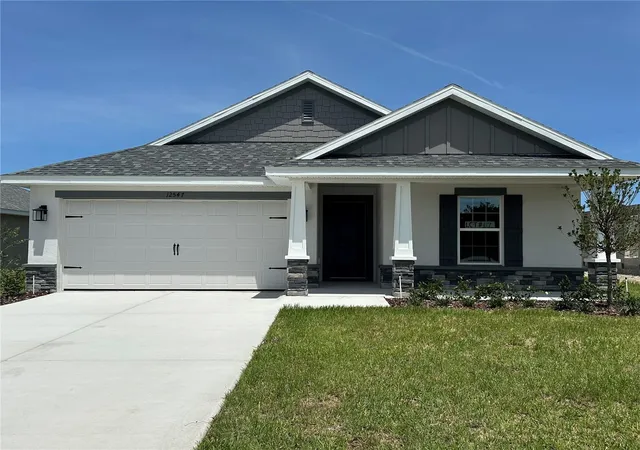 Photo 1 of Single family home for sale at 12547 Ne 48th Terrace, Oxford, FL 34484 | MLS# OM715518 | Listing updated on 2026-09-29