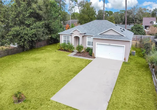 Photo 4 of Single family home for sale at 2727 Ramsey Dr, Apopka, FL 32703 | MLS# O6370011 | Listing updated on 2026-09-23