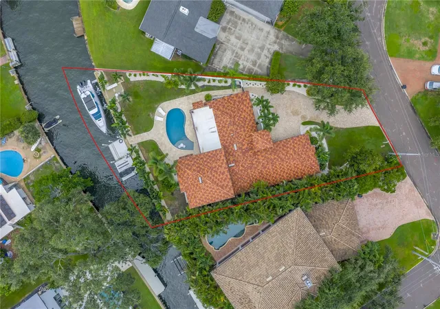 Photo 3 of Single family home for sale at 145 Bay Point Dr NE, Saint Petersburg, FL | MLS# TB8460708 | Listing updated on 2026-09-10